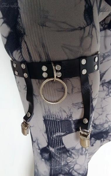 Strumpfband mit Ring